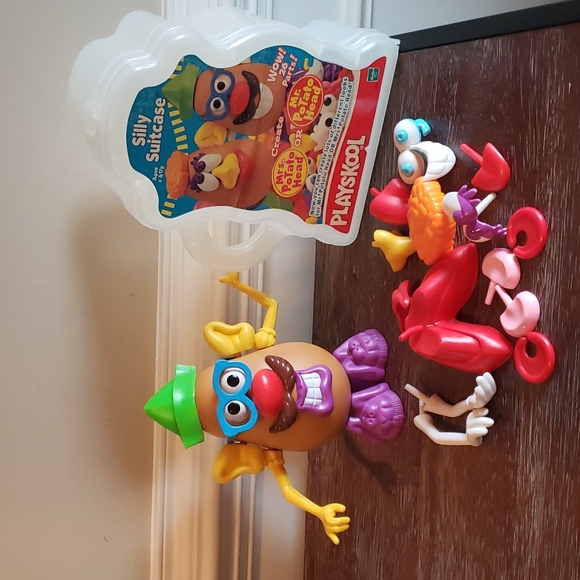 2XHP💖 Vnt Playskool Mr. or Mrs Potato Head Silly Suitcase 26 Pc Complete Hasbro - Picture 1 of 10